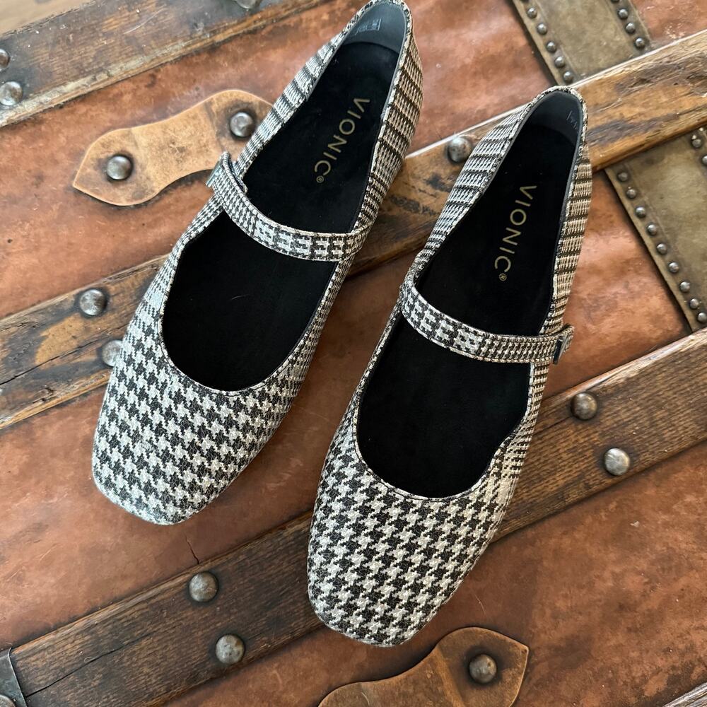 Vionic Alameda Mary Jane Flat in Houndstooth